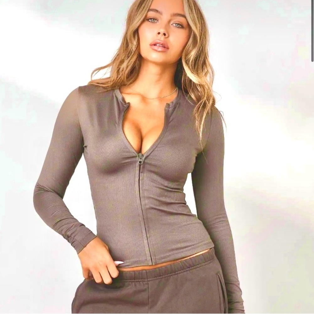 LOUNGE TAN RIBBED LONG SLEEVE